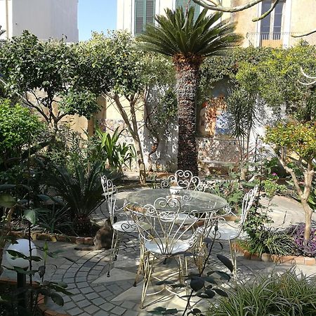 La Baronessa B&B Riposto ภายนอก รูปภาพ
