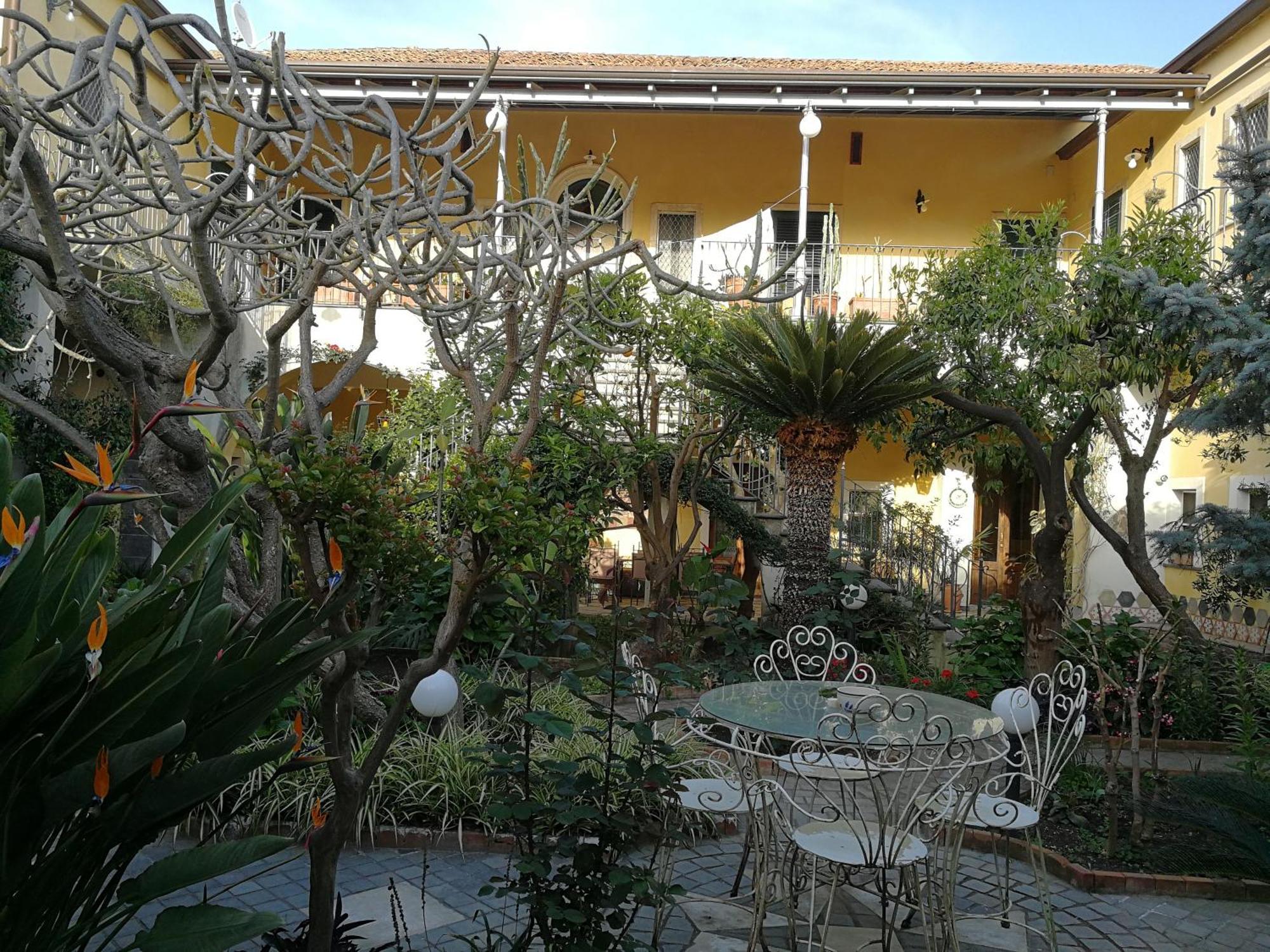 La Baronessa B&B Riposto ภายนอก รูปภาพ