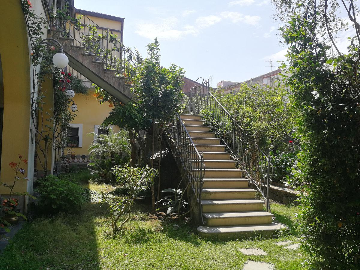 La Baronessa B&B Riposto ภายนอก รูปภาพ