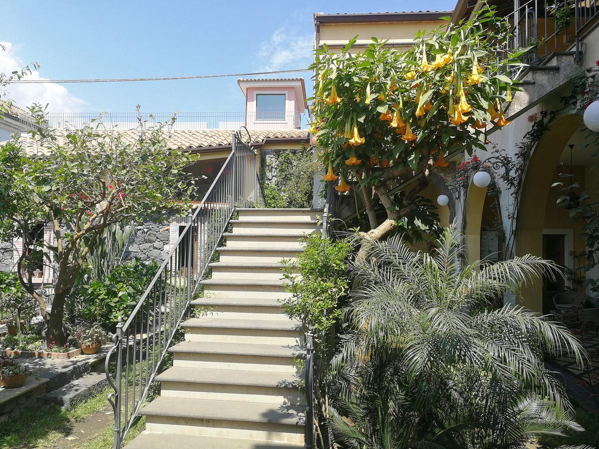 La Baronessa B&B Riposto ภายนอก รูปภาพ