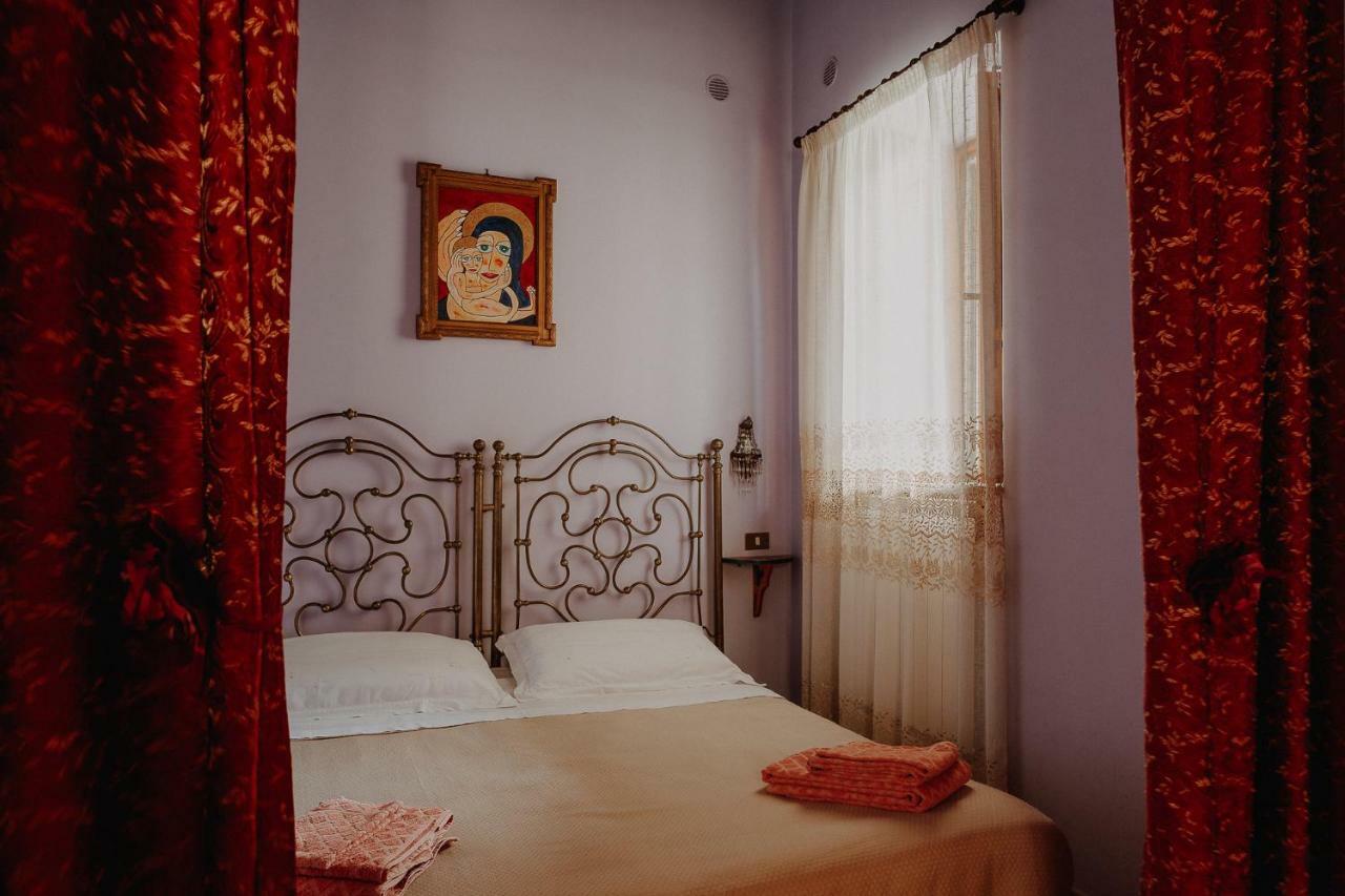 La Baronessa B&B Riposto ภายนอก รูปภาพ